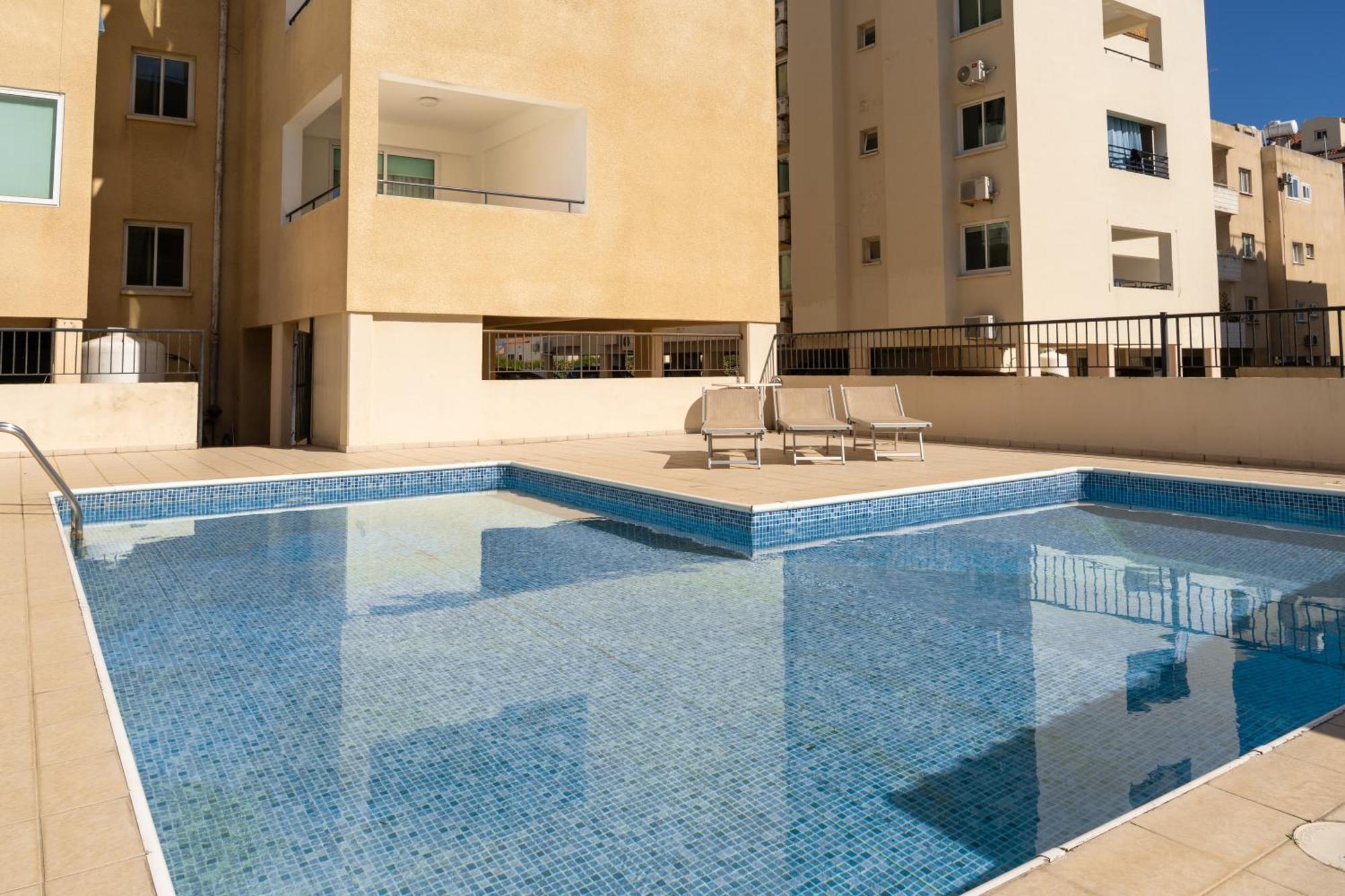 Olivia Mackenzie 2 Bedroom Flat With Pool Ларнака Экстерьер фото